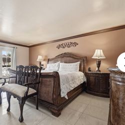 Solid Wood King-Size Bedroom Set