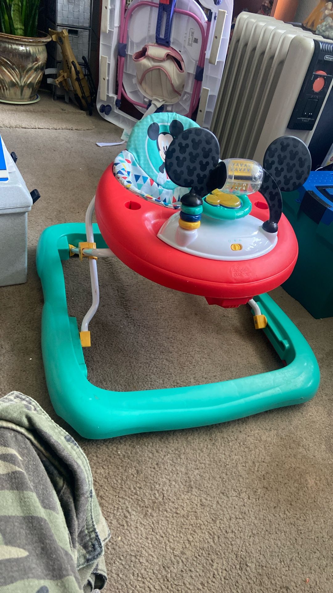 Mickey Mouse Price 15$. Pick Up. E. 72. and. Grandview. E. Tacoma