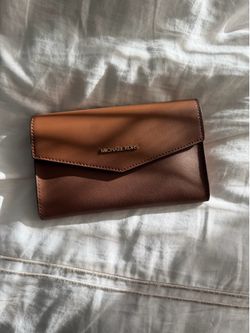 Michael kors clutch