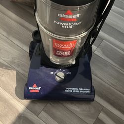 BISSELL VACUUM CLEANER