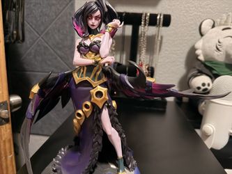 Morgana statue