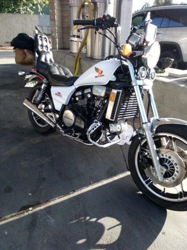 1983 V45 Honda Magna 750