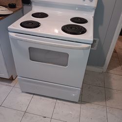 Ge Electric Stove, And A Kenmore Dishwasher 
