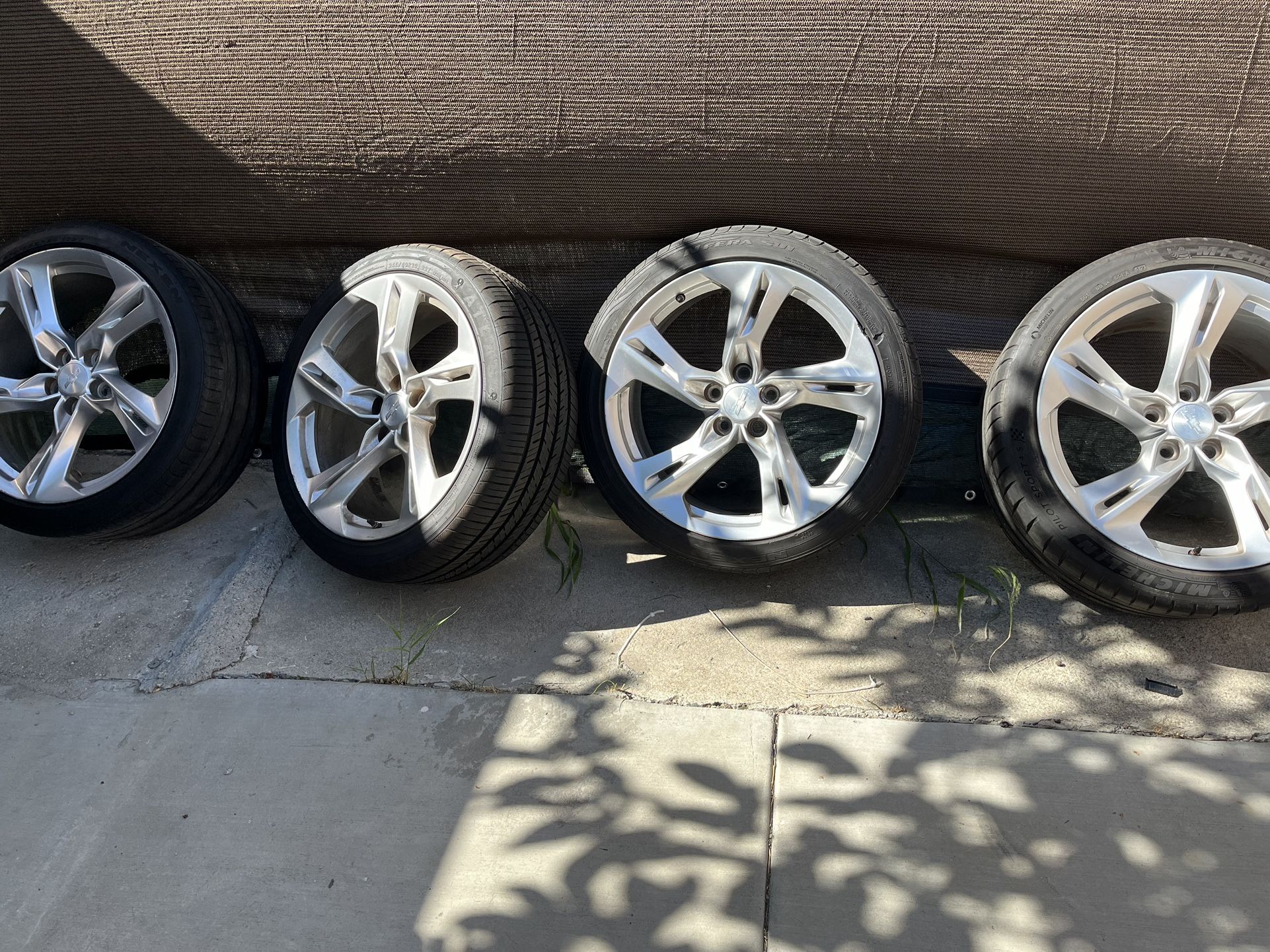 Camaro SS rims for Sale in Montebello, CA - OfferUp