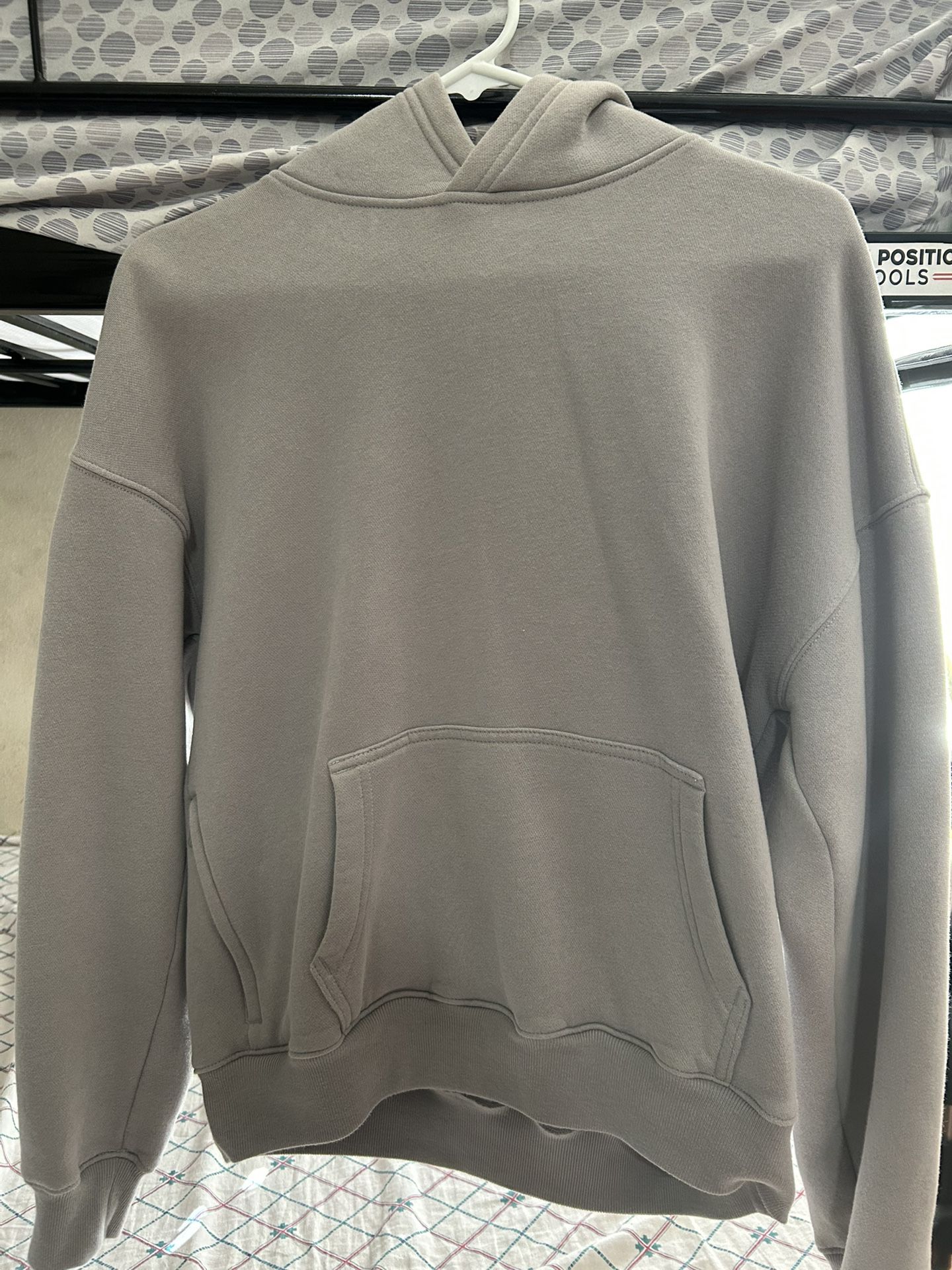 Hollister Men’s Hoodie Boxy Fit Grey Hoodie Size Small 