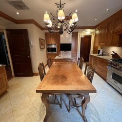 Dining Room Table And 4 Chairs 