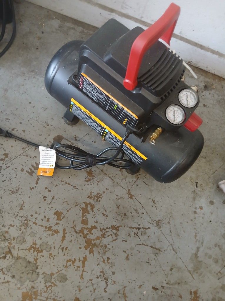 Air Compressor 3 Gallons New...