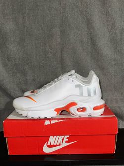 Nike Air Max Plus TN SE "White Silver Orange" (Style Code: AR0005-100).
