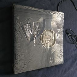 VTG Walt Disney World Memories Photo Album Castle Medallion