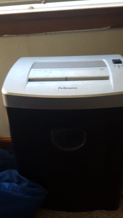 Fellows paper Shredder
