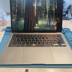 Apple MacBook Pro M2 14 in Space Gray