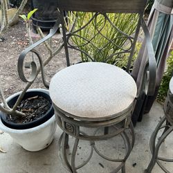 4Set Of Bar Stools 