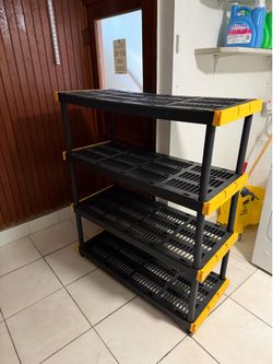 Freestanding shelving