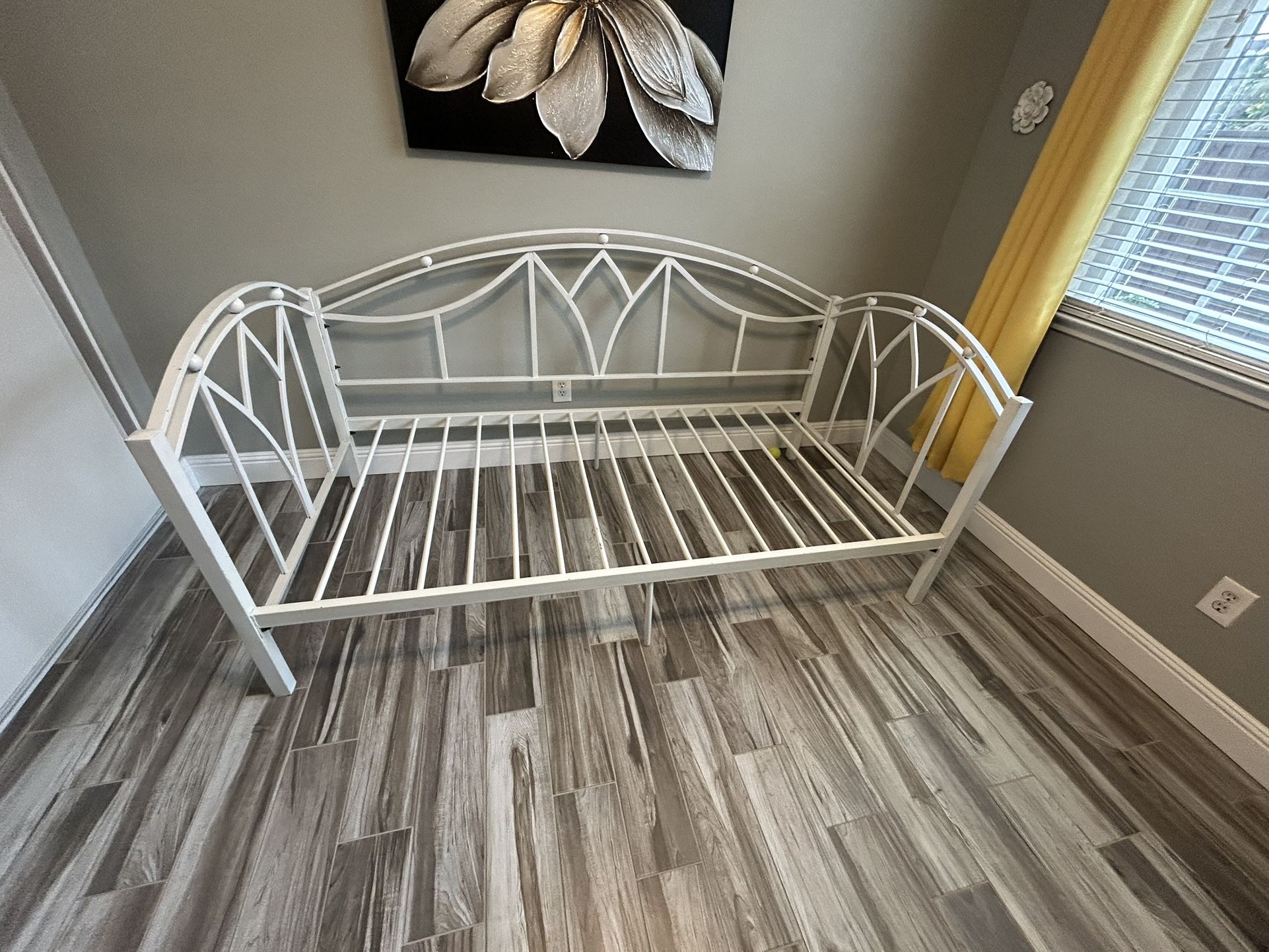 Twin Bed frame Day bed