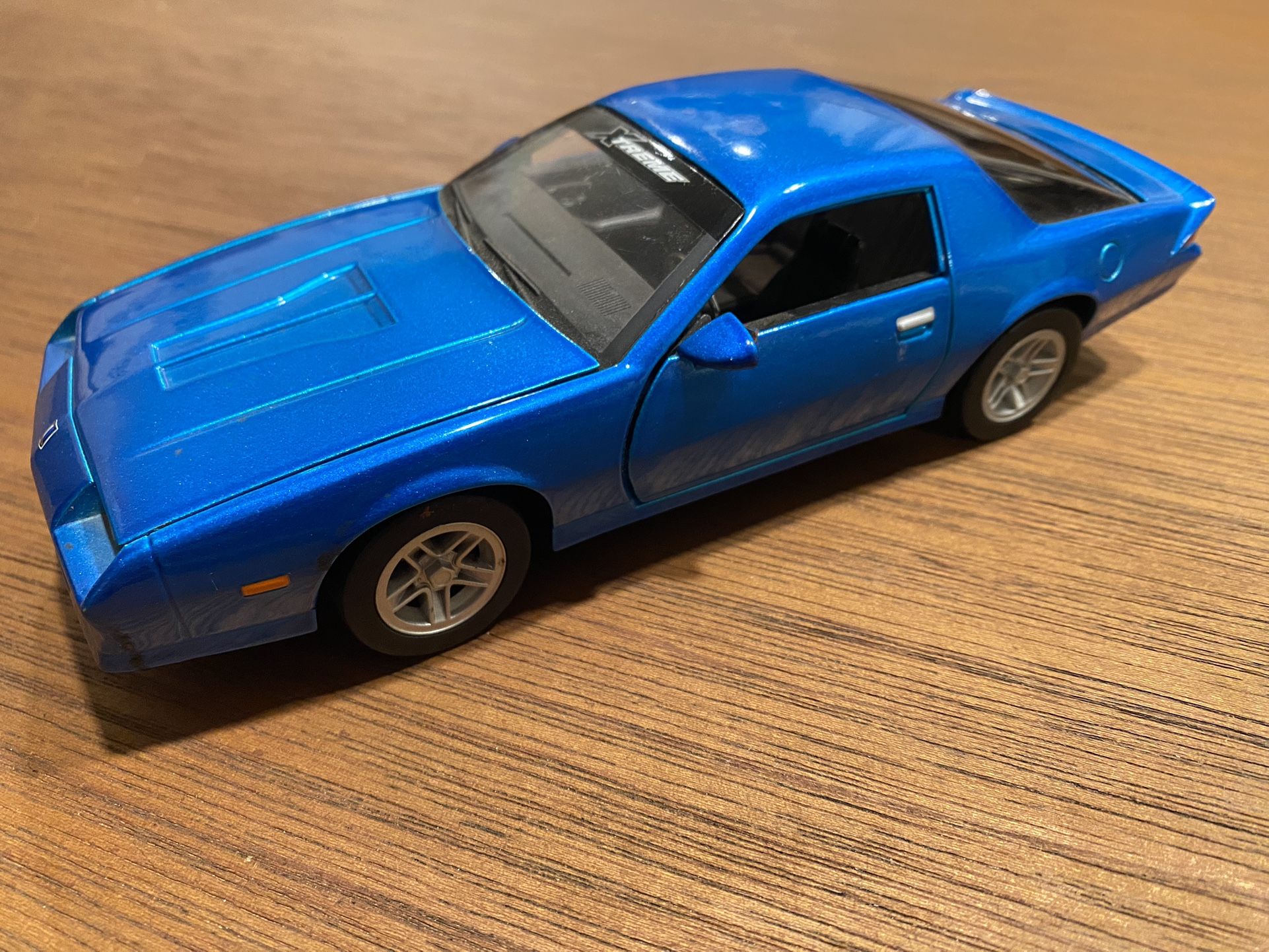 Saico 1982 Chevy Camaro Z28 "Xtreme" 1:24 Diecast RARE Blue