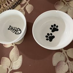 Pet bowls 