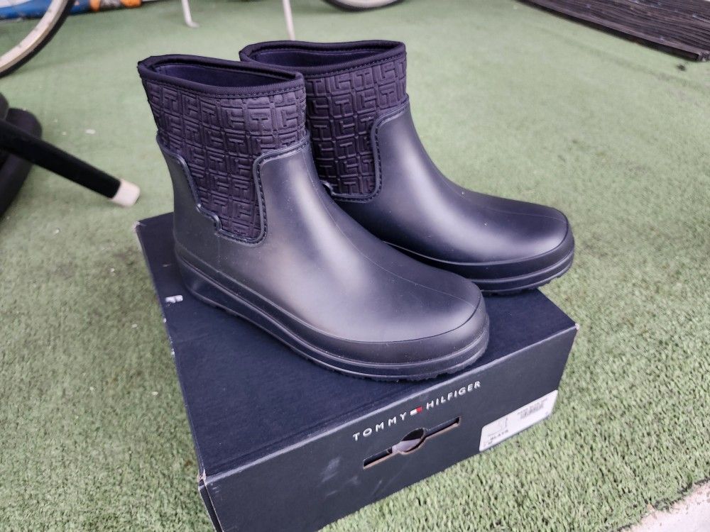Tommy Hilfiger Blayr Rain Boots Woman's Size 7