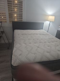 Queen faux-leather headboard bedset
