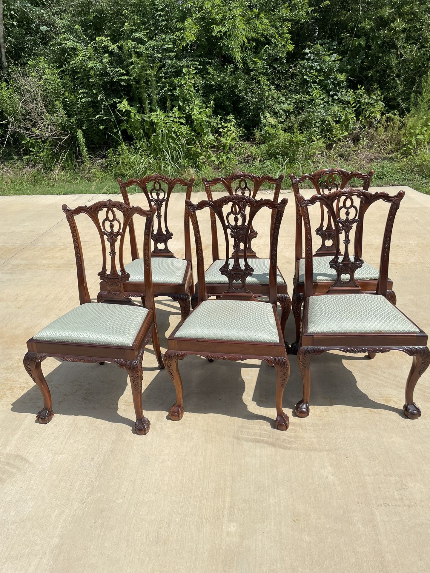 Ball & Claw feet / 6 Chairs