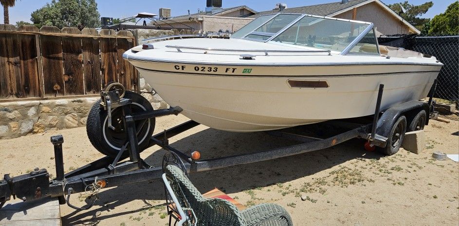 1994 Caravelle Boat W/trailer
