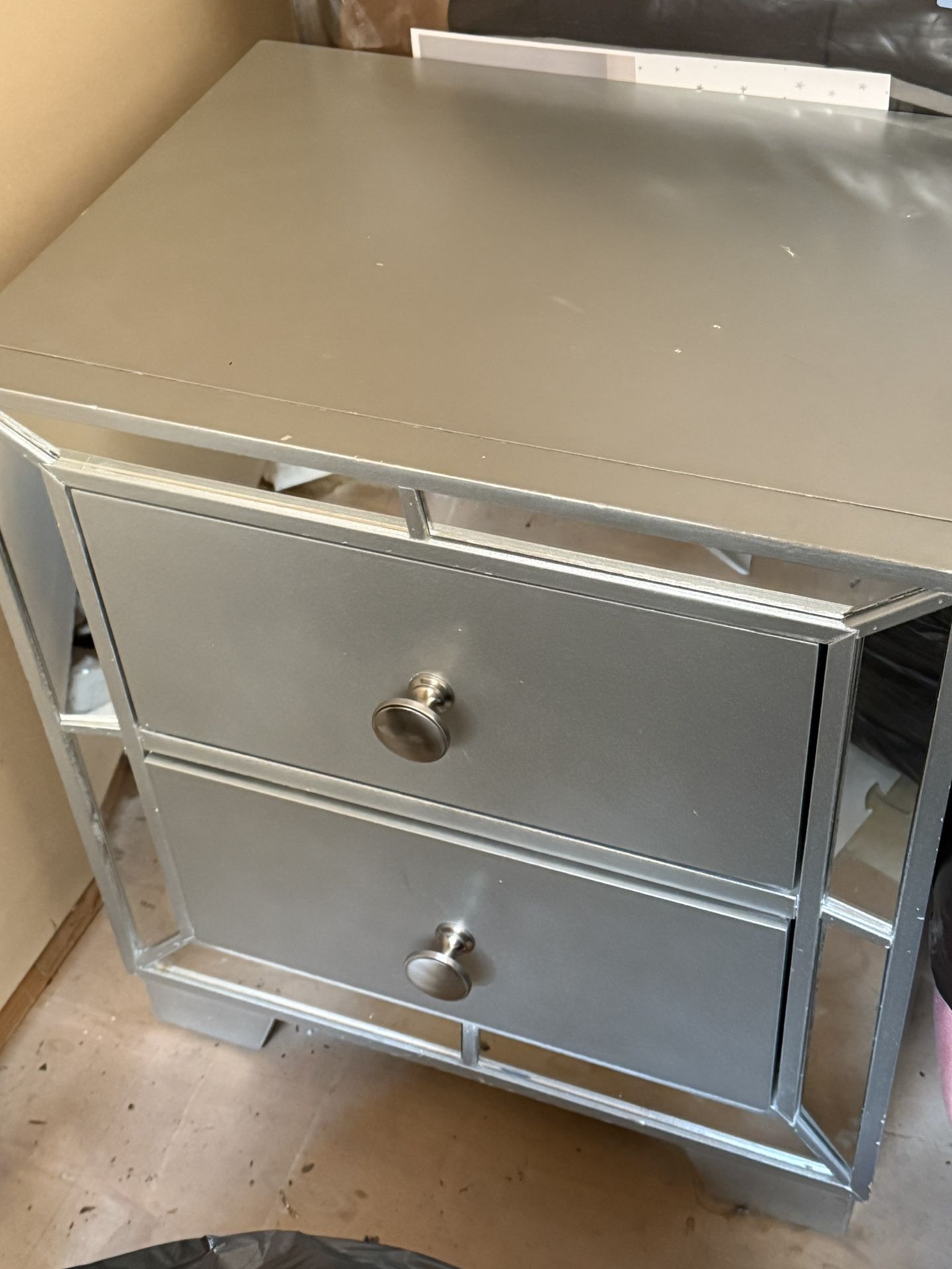 One Nightstand 