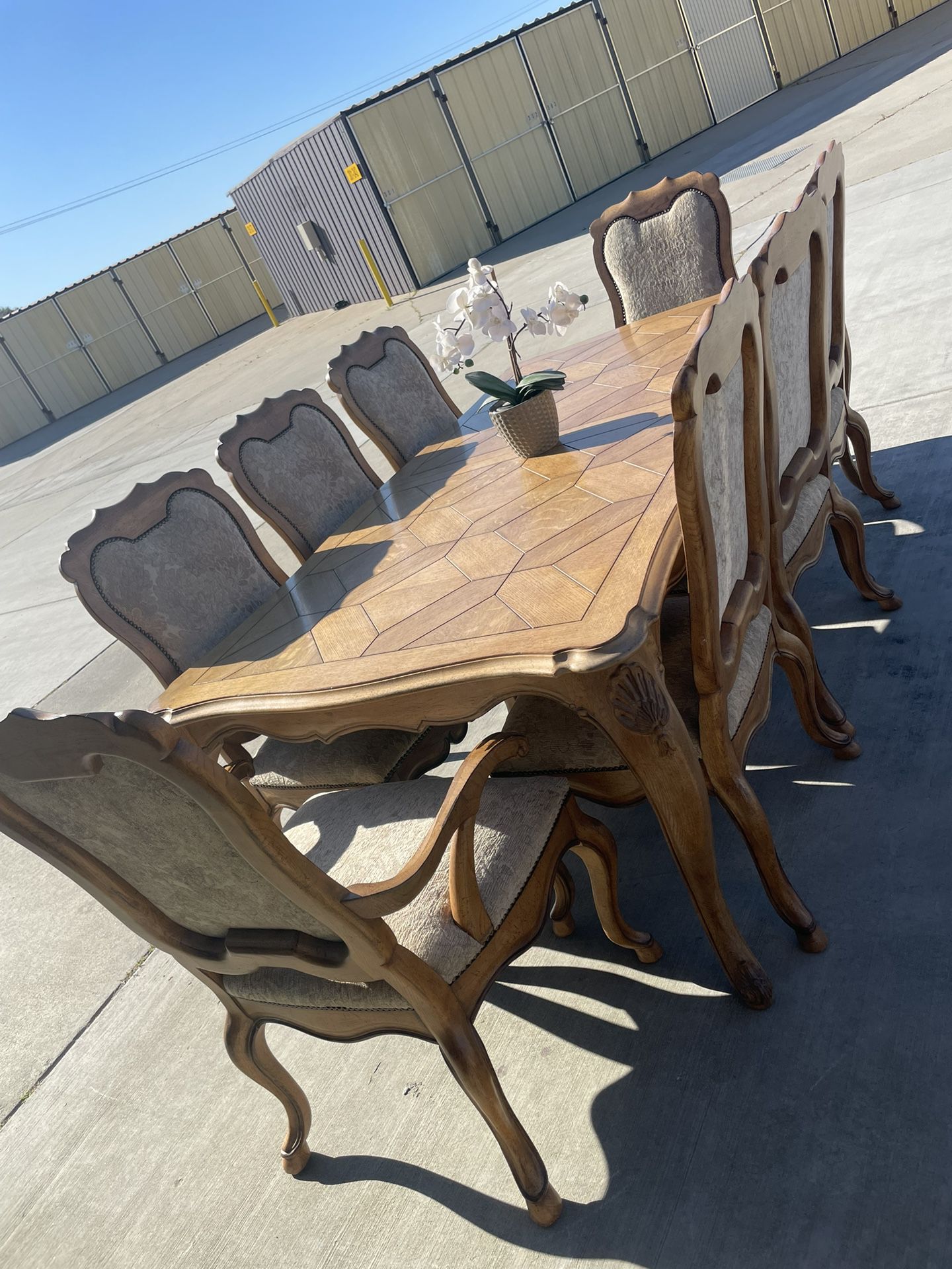 Dining Room Table With 10 Chairs 