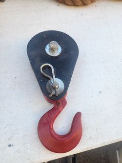 Snatch Block With Hook