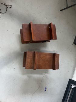 Wall mountable wooden shelves 2x