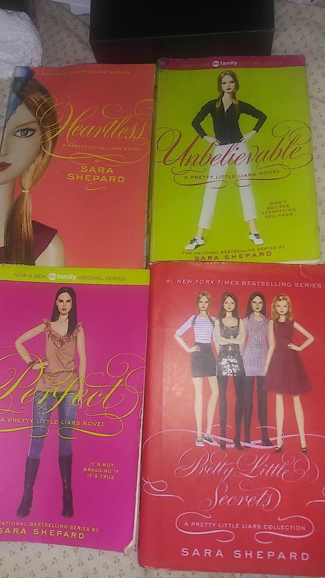 Pretty little liars book collection