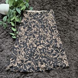 Gio Louis tan black floral size medium a line midi skirt with invisible zipper lined approximate waist 14" length 26"