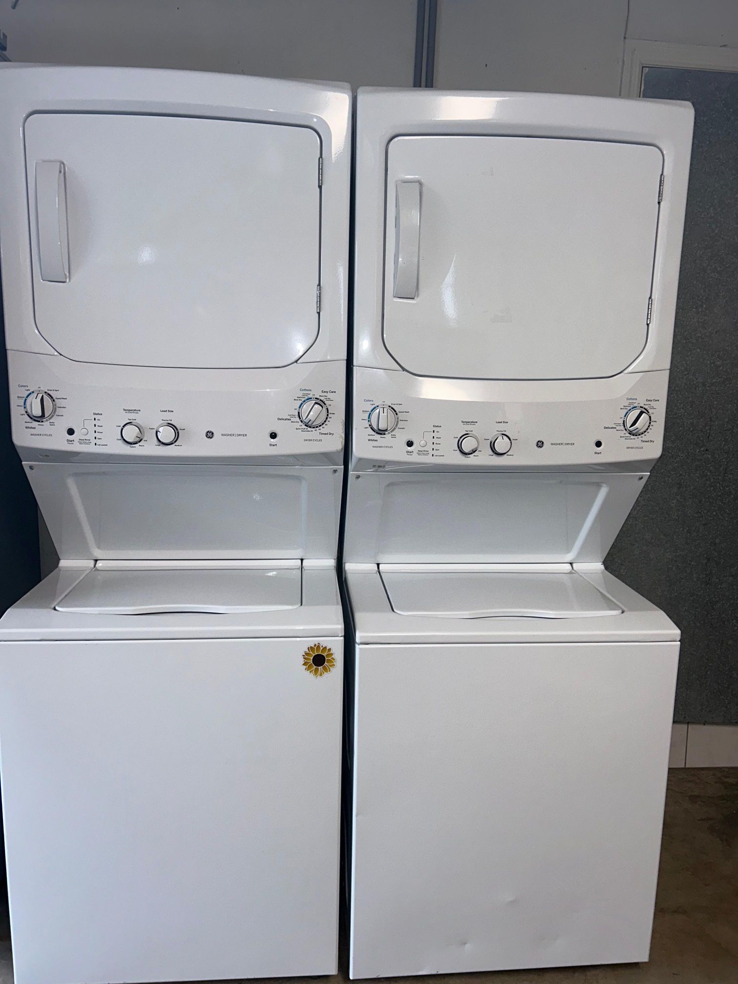 Stackable washer and dryer combo 27” ge $380
