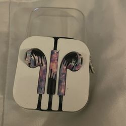 Earphones 