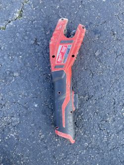 Milwaukee 12 V Used Pipe Cuter  Tools Only