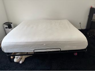 Selling king size adjustable bed