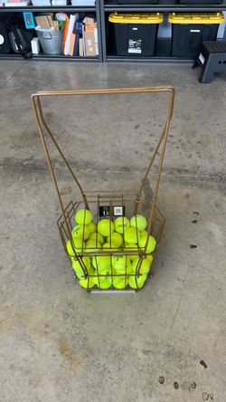 Tennis ball hopper