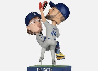 Dodgers Andy Pages/Kike Hernandez -The Catch Bobblehead