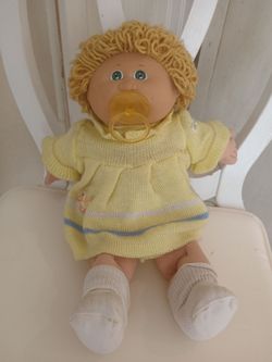 Signed CABBAGE PATCH KIDS  DOLL - 11B. 1(contact info removed)