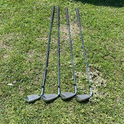 Wilson Right Hand Golf Clubs 6,7,8,9