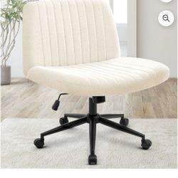 Criss Cross Line Chair