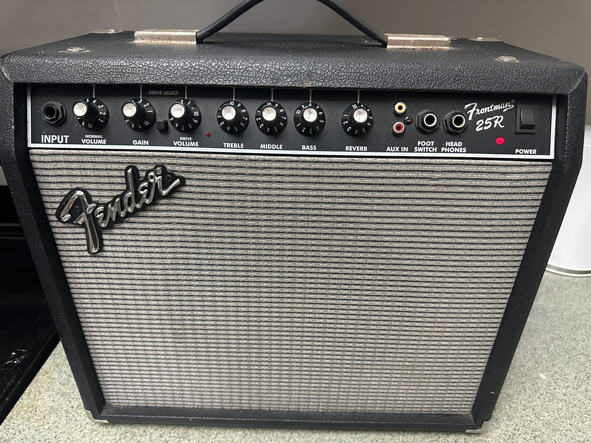 Fender Frontman 25R PR498 Solid State Combo Guitar Amplifier 25W