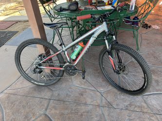 Specialized Hardrock 26 mountain bike