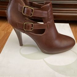 Women’s Brown heels