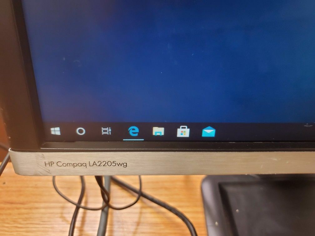 HP MONITOR HP LA2205wg WITH STAND (D1012N)

