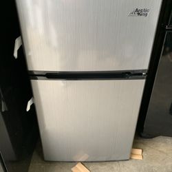 New Mini Fridge 