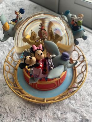 Disney Mickey-Minnie-Goofy-Donald-Dumbo Snow Globe