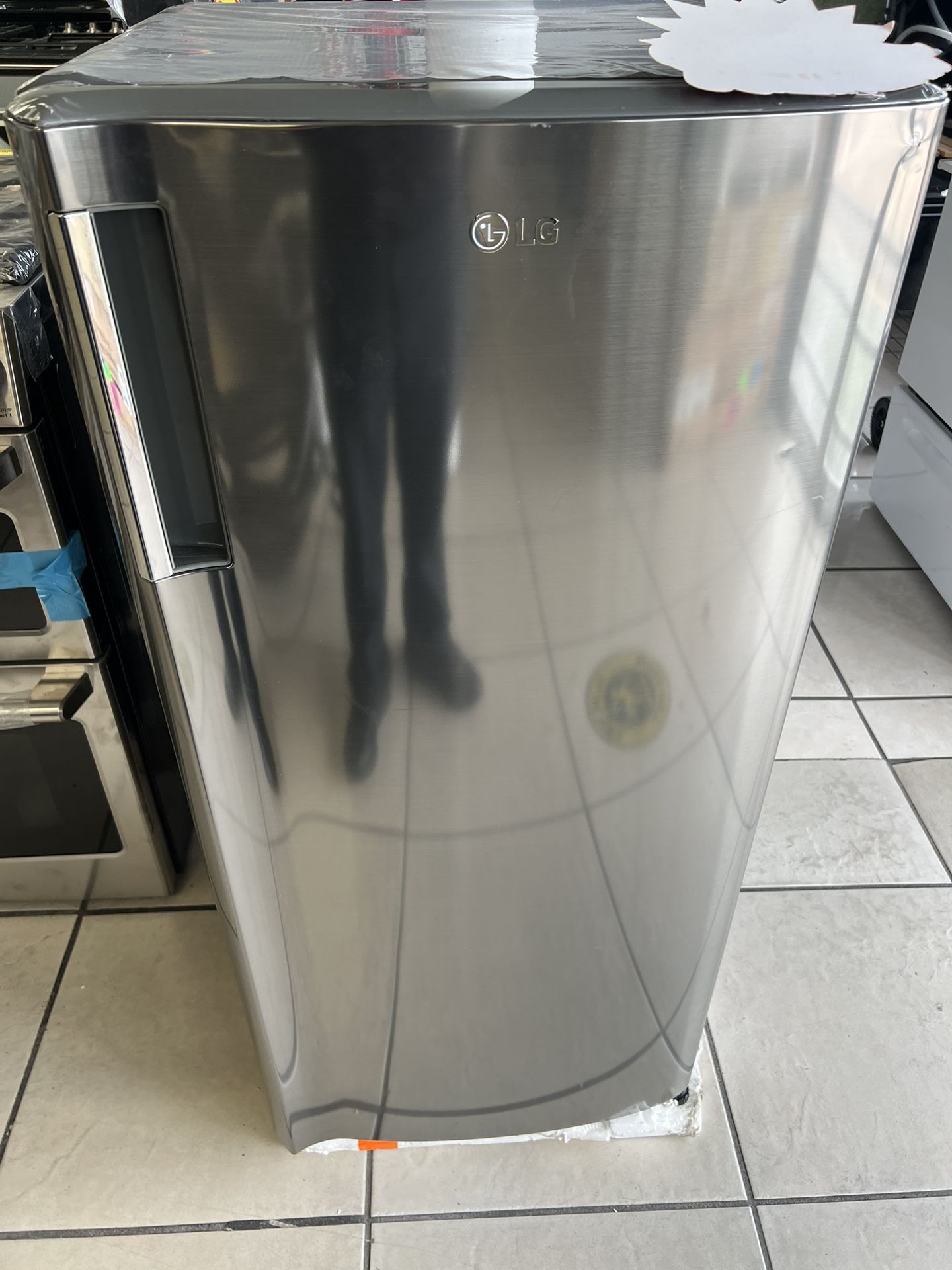 LG mini fridge