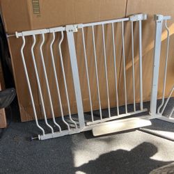 White Extendable Baby Gate