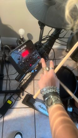 ALESIS TURBO ELECTRIC DRUM SET
