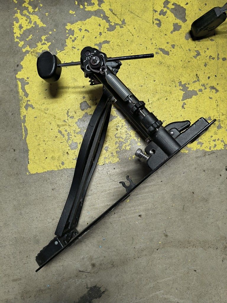 Dw 2000 Single Bass Pedal