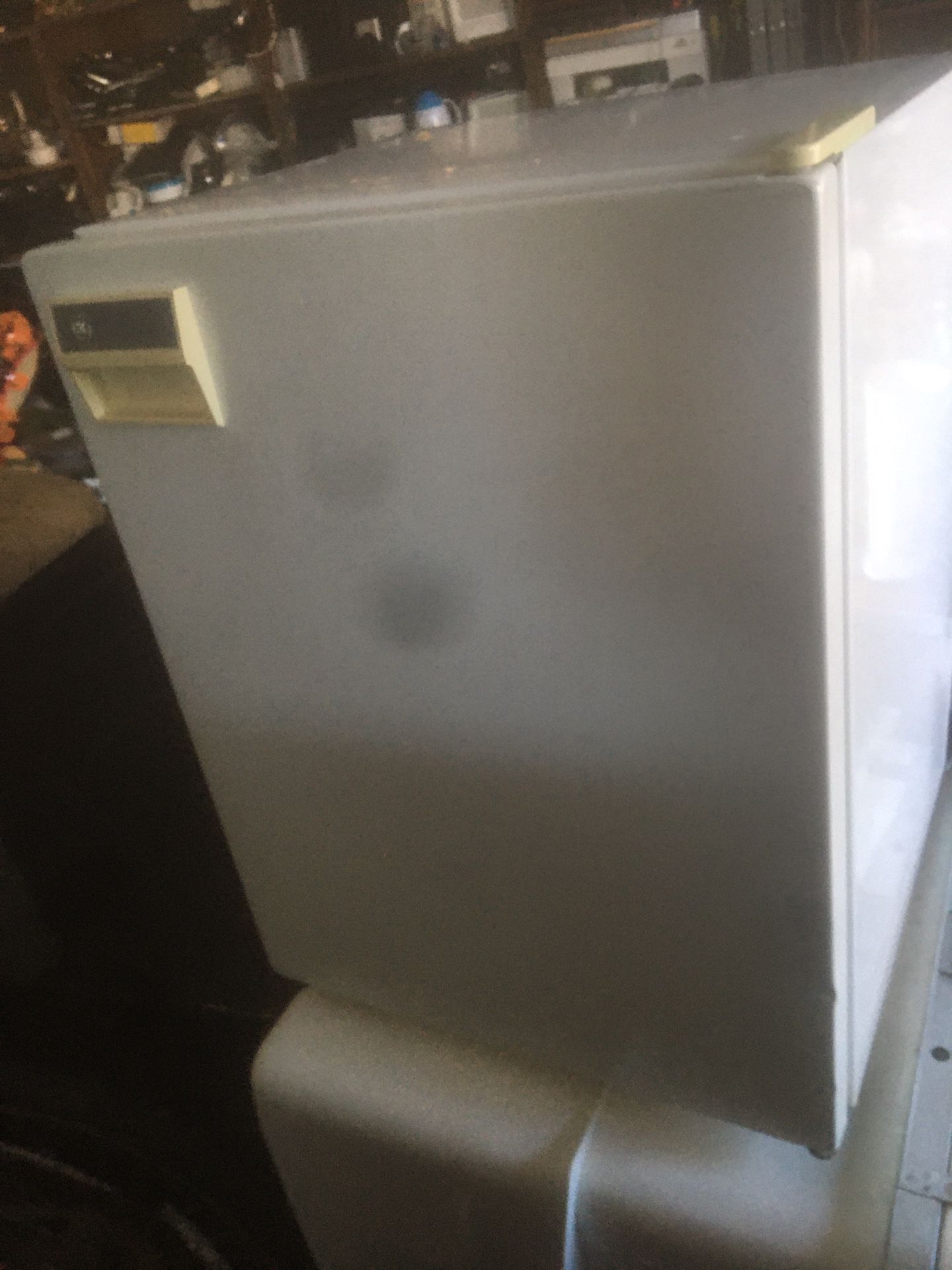 Mini fridge